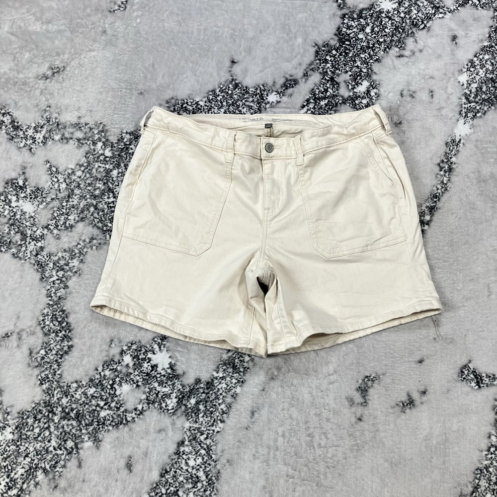 Torrid Denim Shorts Womens Size 16 Cream Stretch Mid Rise Patch Pockets